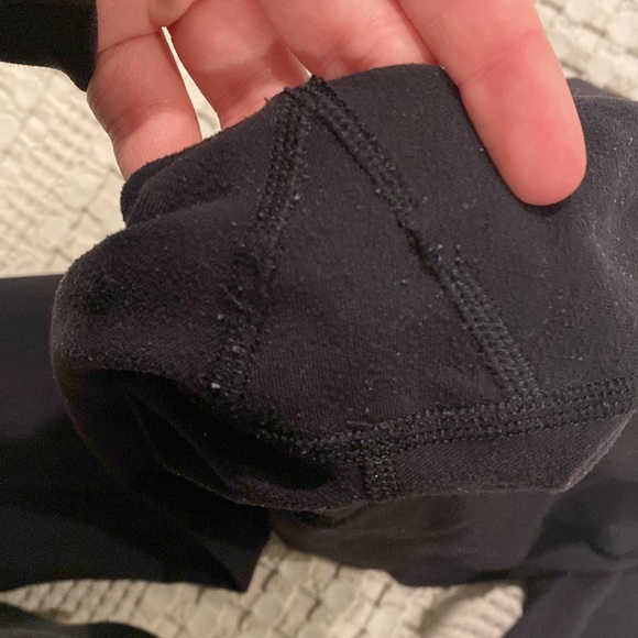 Worn lulu lemon leggings in size two and color black - Picture 5 of 5